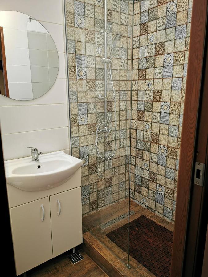 Appartement Garsoniera Flamingo Garii 4 à Braşov Extérieur photo